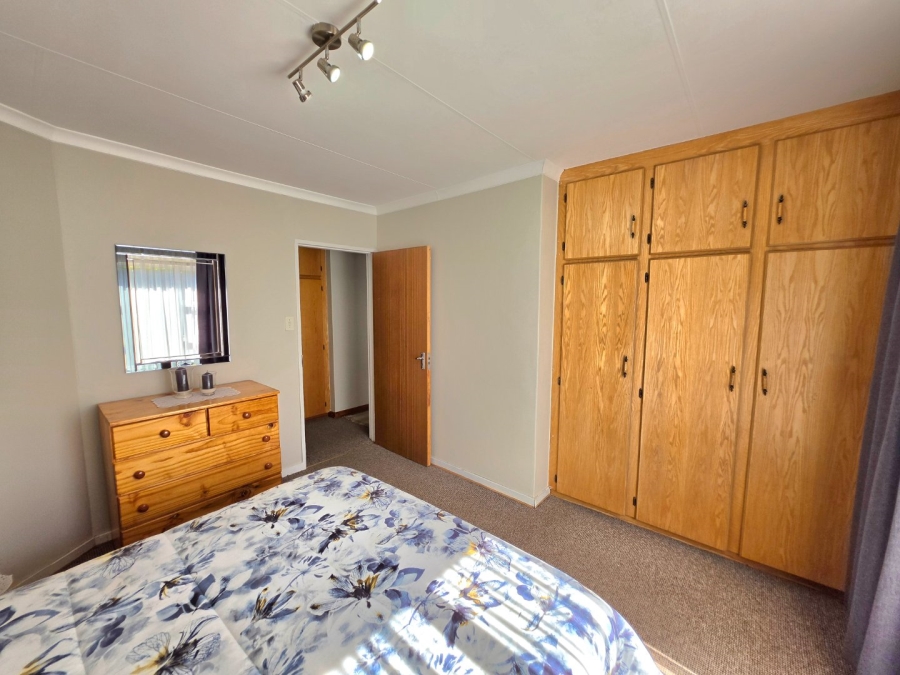 5 Bedroom Property for Sale in La Provance Free State